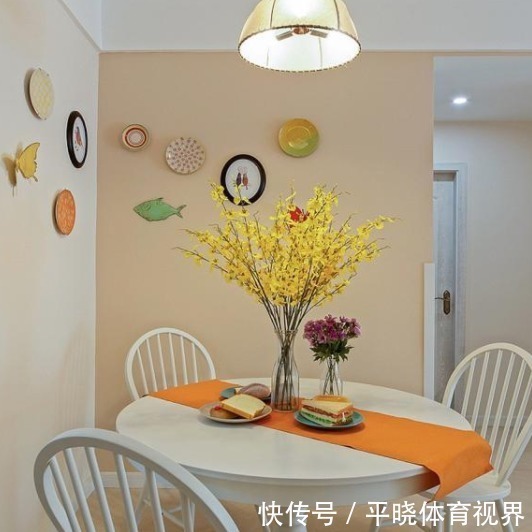 沙发|机智媳妇不做吊顶,放弃背景墙,玄关阳台一点也不浪费,太漂亮了