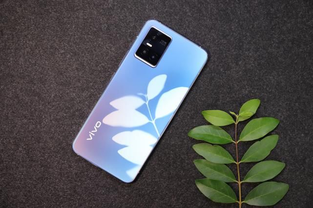 vivo|vivo S10 Pro采用的光致变色工艺，为何让人感到新奇但不意外？