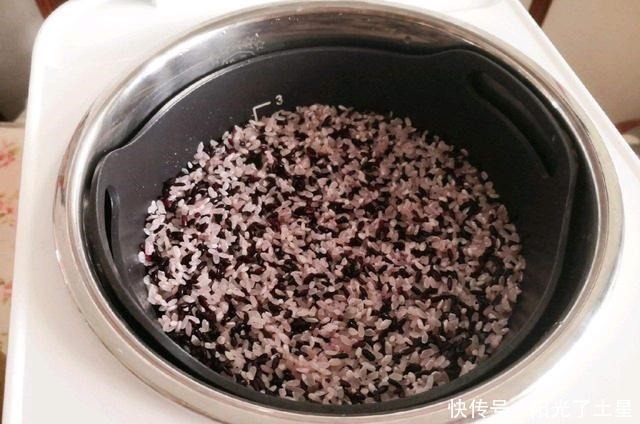 胭脂|入冬后,用它來代替豆?jié){牛奶,補(bǔ)氣又養(yǎng)血,面如桃花不用涂胭脂!