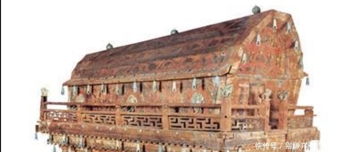  发现|内蒙发现神秘古墓，警察封锁现场，出土文物专家不敢触碰