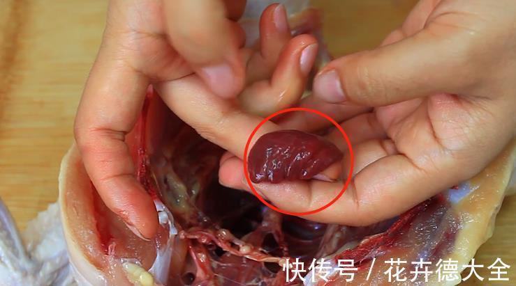 屁股|30年养鸡大户告诉你,鸡身上6个部位别吃,没有营养还危害健康