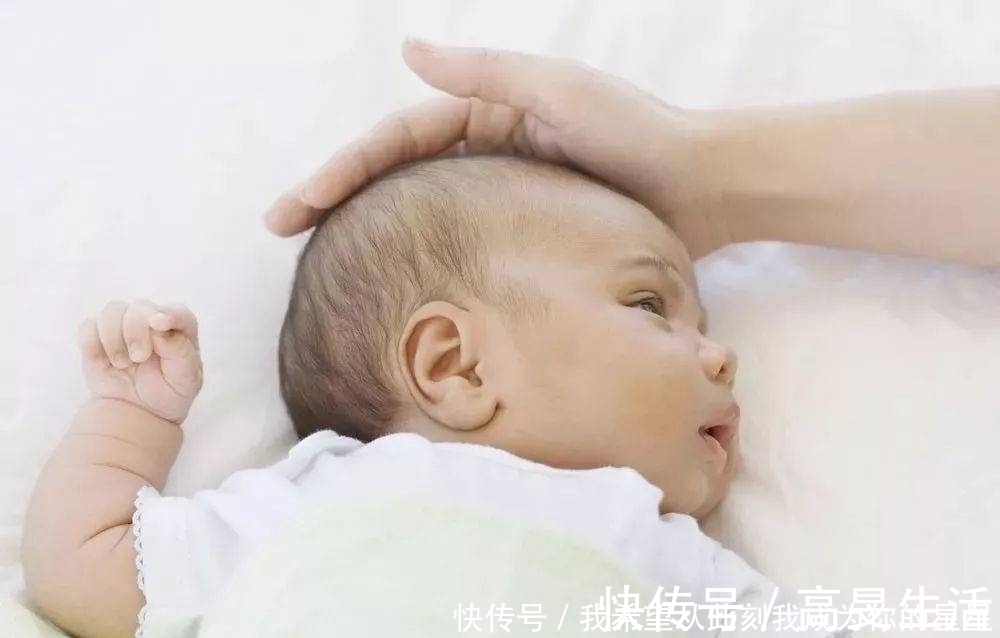 宝宝|孩子弯腰驼背,多半是因为家长这些行为,甚至影响将来身高