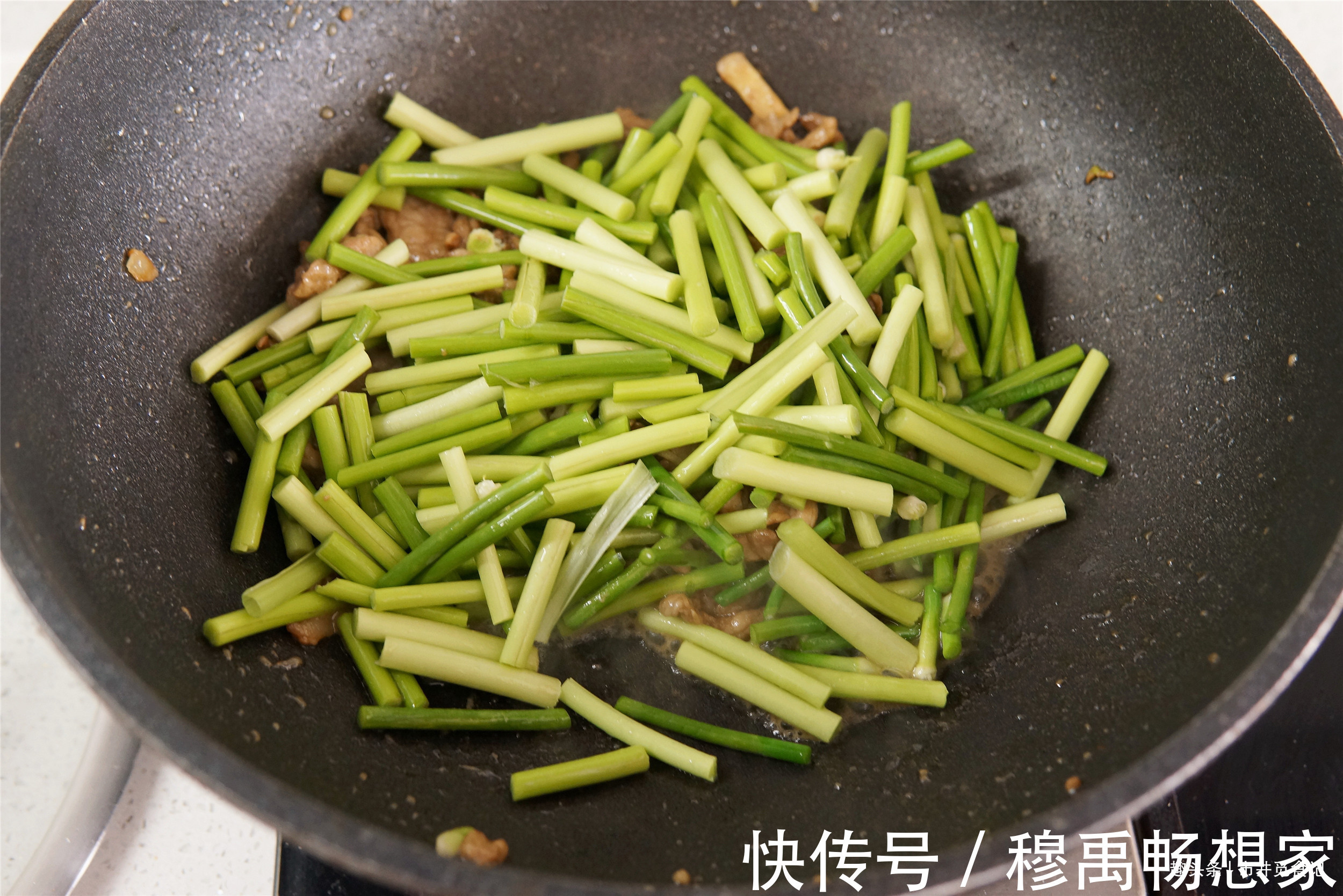 卤面|原来蒸卤面这么简单,学会这做法,卤面松软好吃,中午饭不发愁了