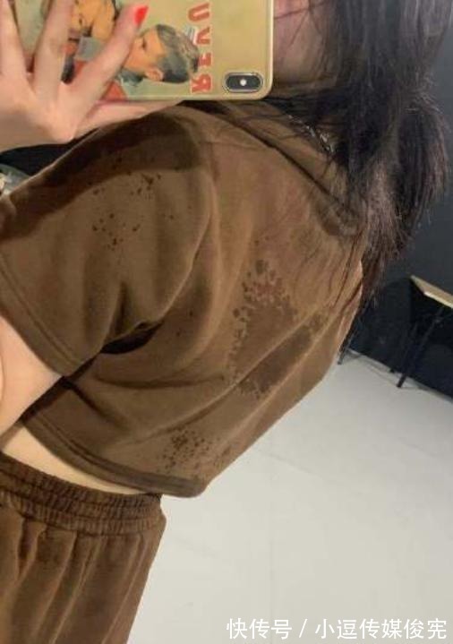 周洁琼晒“流汗照”，摘下面具看清颜值那一刻，场面一度心脏暴击