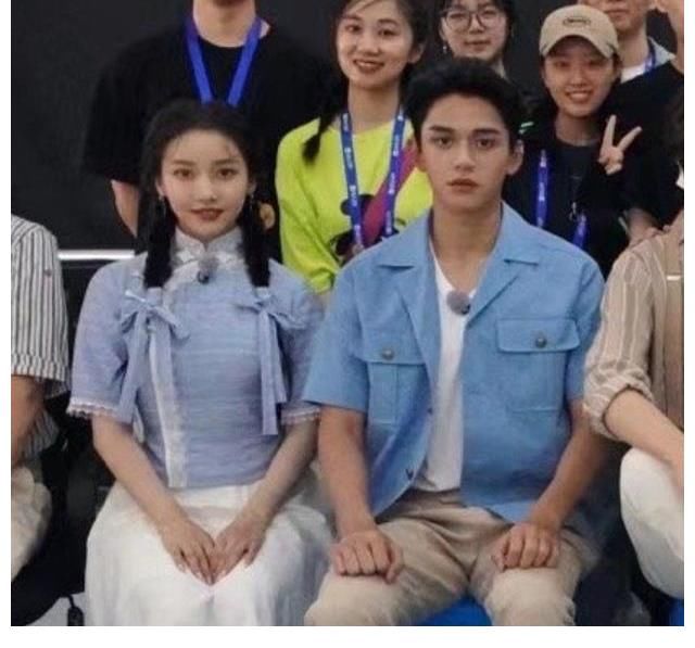 合照|孟子義亮相跑男9，大合照公開，五位女神的顏值狀態(tài)成焦點