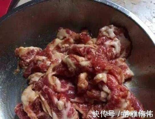 大厨：不管腌什么肉，别只放盐，多加“2种料”，肉质嫩滑炒不老
