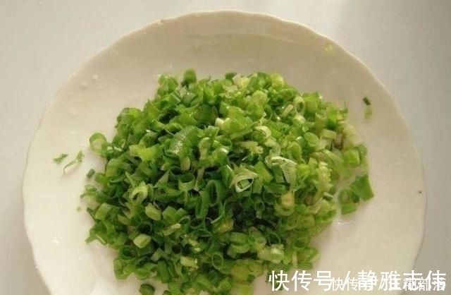 开水|烙饼用凉水还是开水用它来和面，酥软多层，一口下去太香了