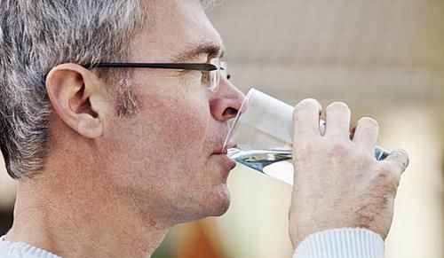 刚刚喝进去的水，需要多久形成尿液？或许让你感到意外