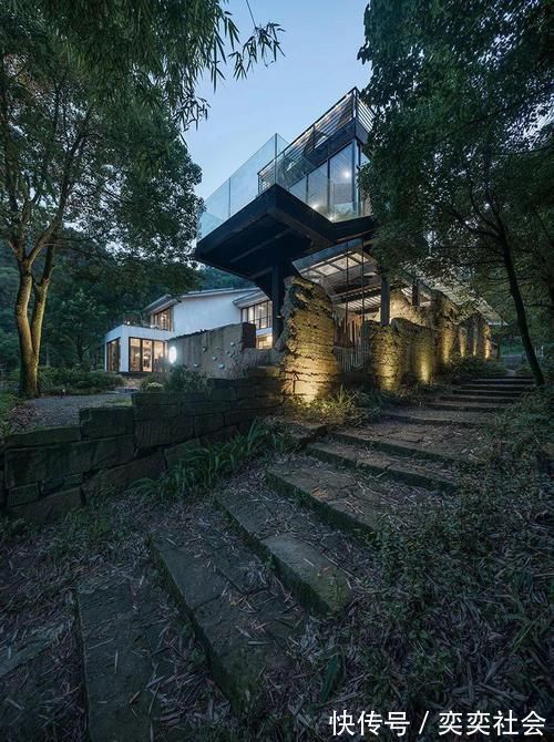 草木|他归隐山林,租了栋800㎡废弃三合院,改造后,却让网友羡慕不已