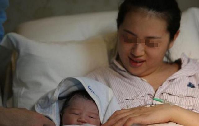 小林|本来给孩子起名“姜林”,护士办理出生在打错了,宝妈看后乐坏了