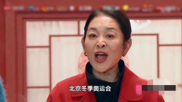 6台跨年名场面：主持人翻车、唱歌跑调，周深邓丽君跨时空同台