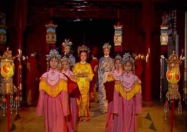 斗争|薛蟠进京的目的,隐藏着元春封妃的原因,与政治斗争毫无关系