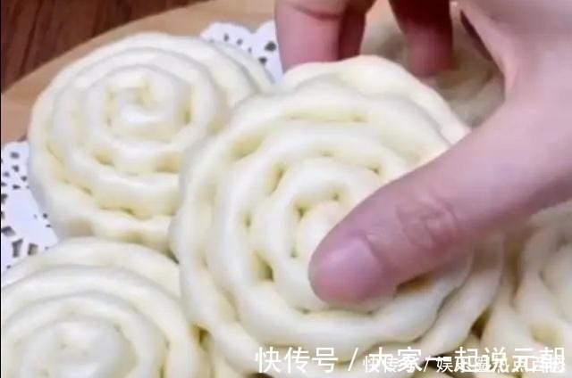 好吃|最简单的花卷,一搓一压一卷,造型有创意,既好看又好吃
