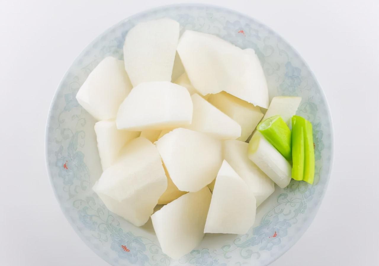 木质素|白萝卜营养价值高,医生提醒:3种人尽量不要吃,避免弄巧成拙