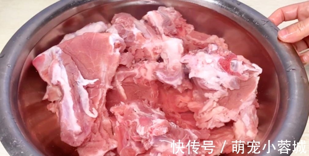 炖羊肉汤|炖羊肉时，有人先焯水，有人直接炖，大厨：全都不对，教正确做法