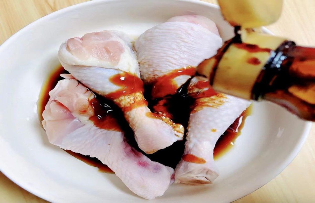 无油香菇鸡腿饭，好吃又营养，香气诱人！超级美味