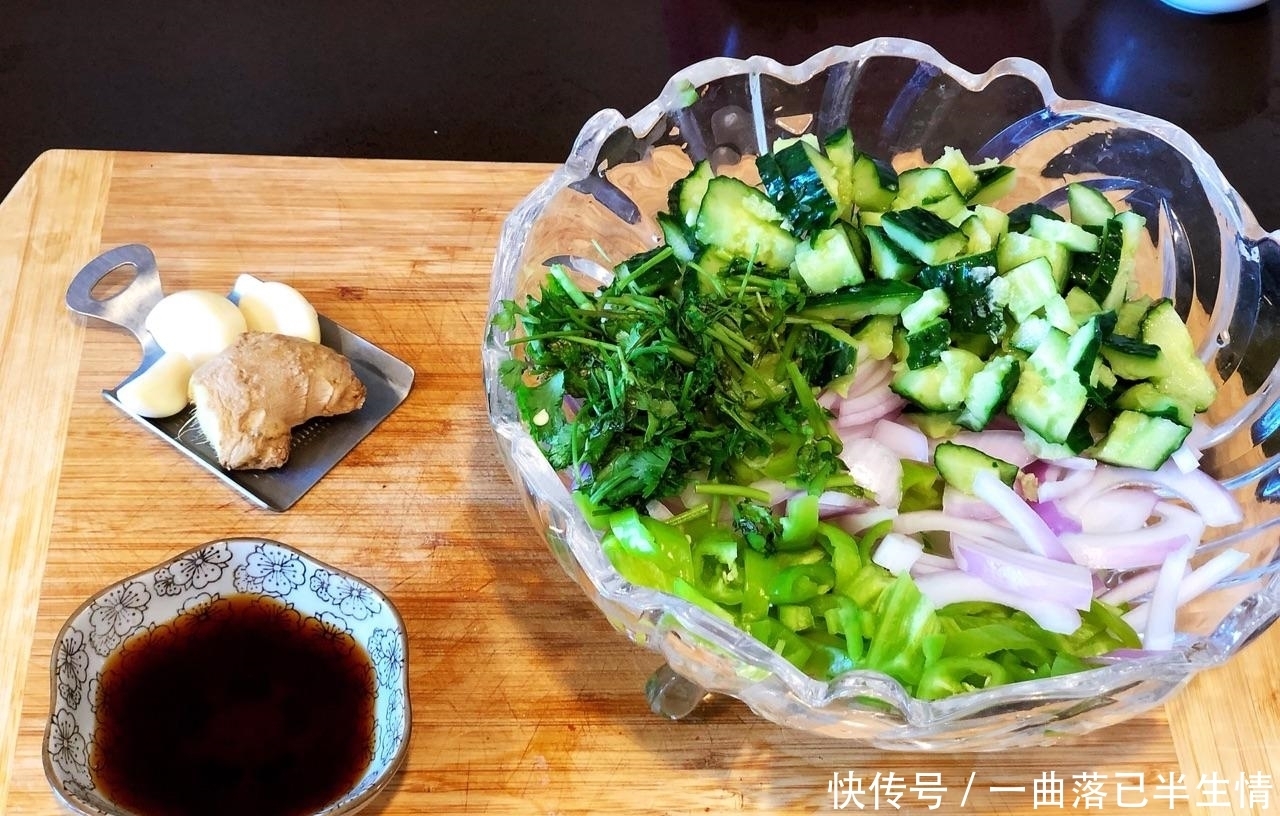 超地道的新疆椒麻鸡,又麻又辣还解馋,吃上一口就停不下来