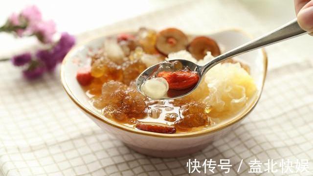 卵巢|女人过了45岁,常吃些碱性食物,补充天然雌激素,六十岁不显老