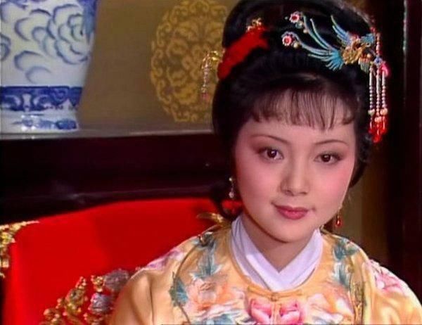 贾琏|贾琏为何对宝钗视而不见,却对黛玉如亲妹妹