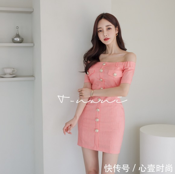 搭配|女神孙允珠时尚搭配:罗曼蒂克鸢红靓丽竖扣包臀裙