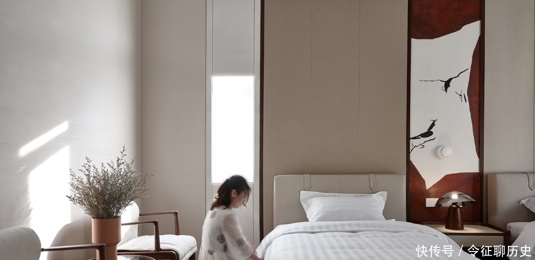 卧室|设计师真聪明,卧室房门这样设计,面积顿时增加一倍