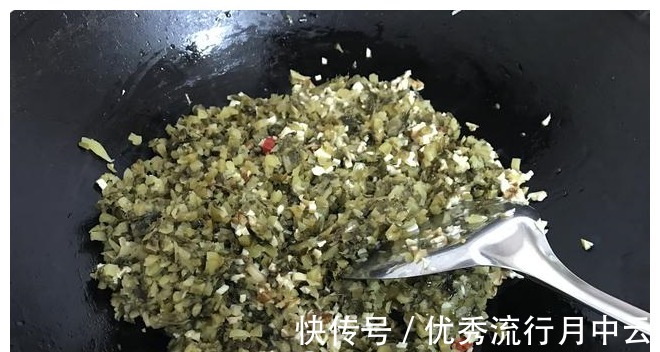 小米椒|包子还是最爱吃老妈做的这馅，比肉馅好吃几倍，出锅我就吃3个！