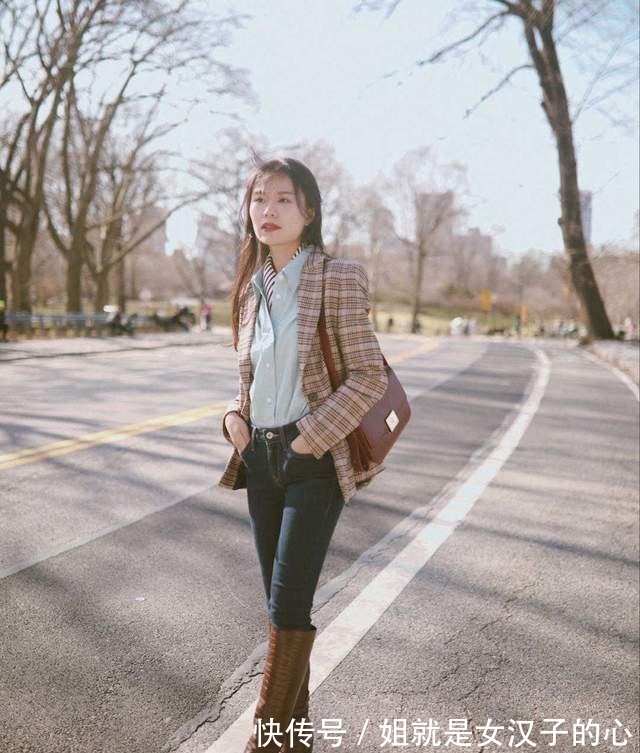 穿搭 果然，西服外套还是配“牛仔裤”才洋气，显高显瘦，关键还耐看！