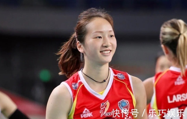 上海女排|女排新星晒出近照!右肩插满银针让人心疼,新赛季恐无球可打