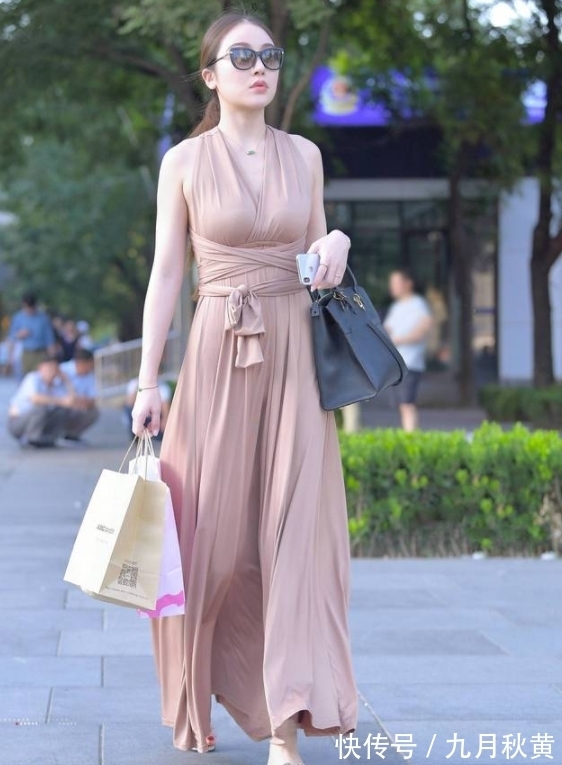 时尚穿搭|街拍:独特迷人的时尚穿搭,秀出非凡的美,尽显女神范!