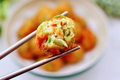 蔬菜丸子这样做，比肉丸子还好吃，外酥里嫩真过瘾