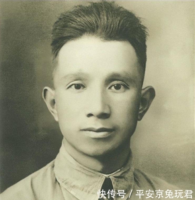 回到老家$粟裕大将的楷书雄强圆厚,庄严雄浑,行书洒脱飘逸,行云流水