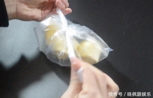 馒头吃不完别放冰箱储存了,教你一招,馒头放30天不硬不干不变质