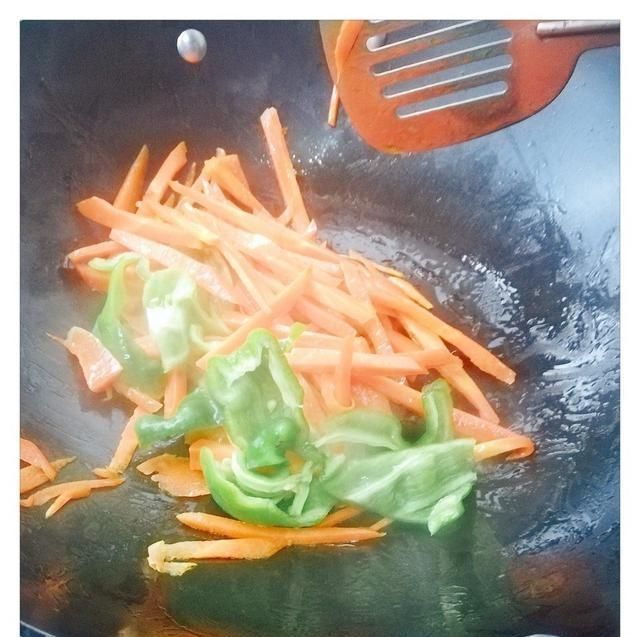 这道食材名副其实,简单4步轻松搞定,味道真鲜