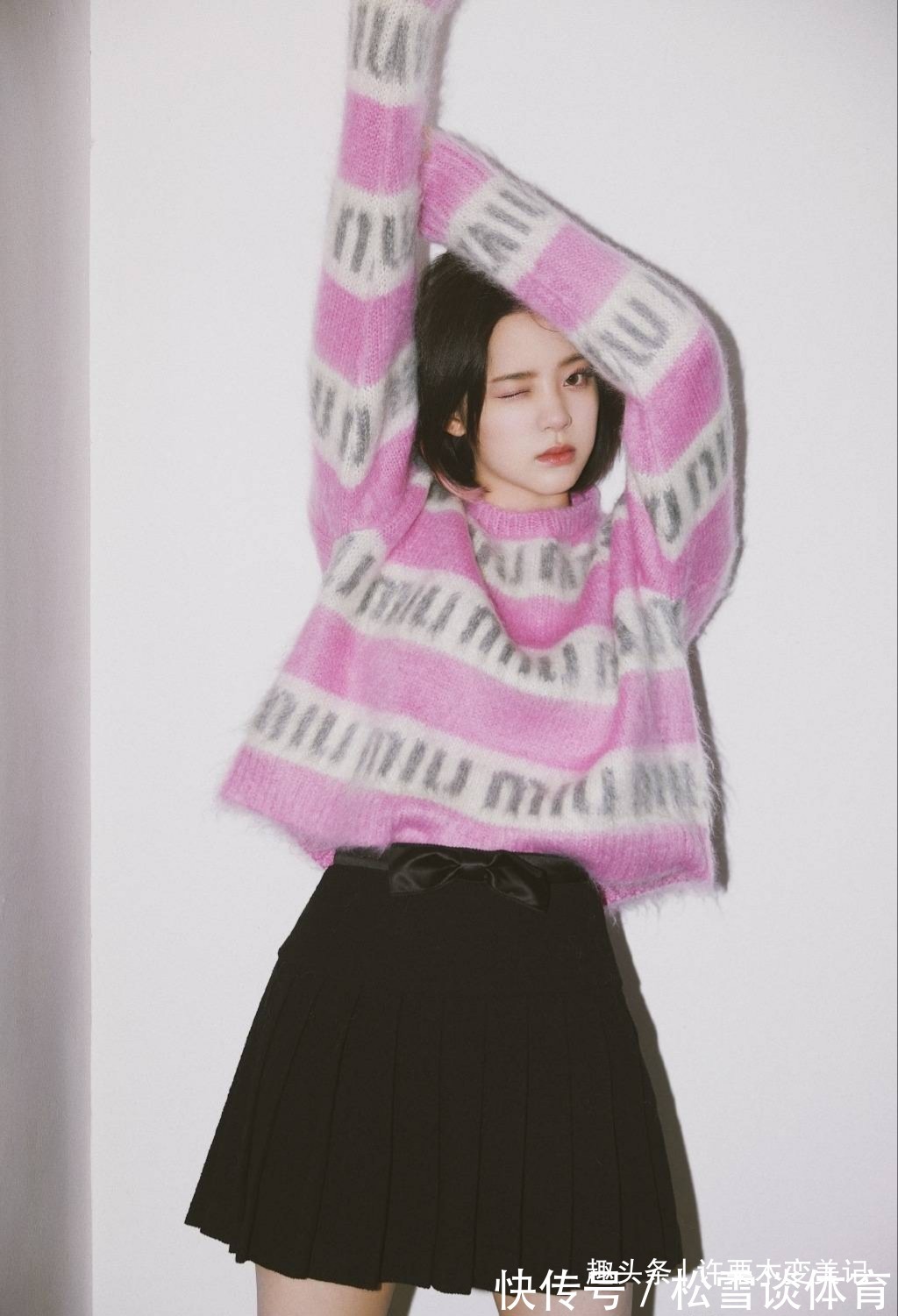 红+ 秋冬季,毛衣就买这4个“显白色”,高级不说还减龄,黄皮也能穿