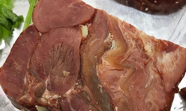 腿毛|为啥有的男性腿毛茂密,有人却“光秃秃”?两者有什么不同?