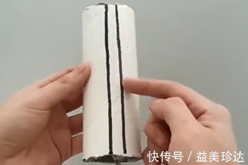 烦恼|保鲜膜纸筒不要扔,切1刀粘在厨房墙上,解决了家家户户的烦恼