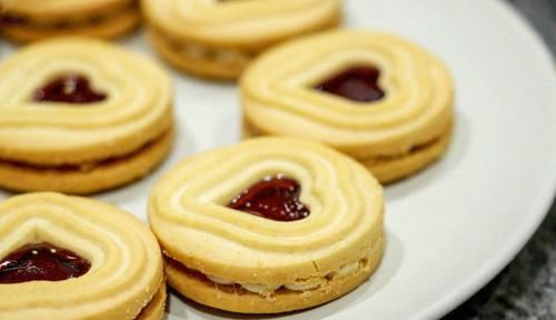 面包和饼干里，原料里的“起酥油”是什么？吃多了真的有害吗？