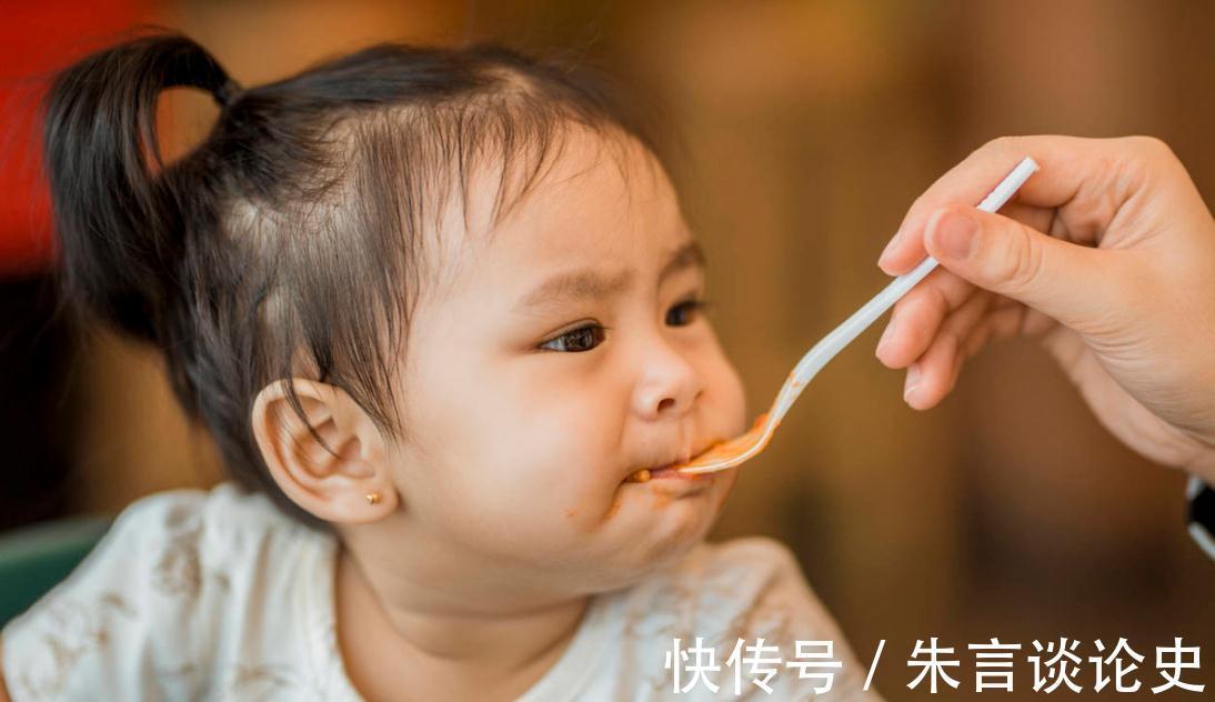 误区|7-12个月宝宝如何喂养?避开四误区,当心影响营养补充和宝宝发育