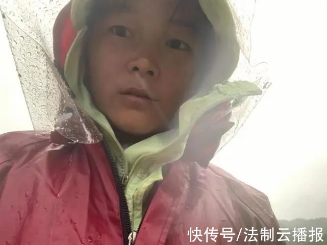 边境|95后女孩骑自行车漫游中国一年，母亲:出发前谎称“只是短期出行”，自己4次劝返未果