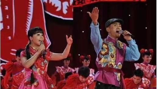 从一夜爆红到前程尽毁,“现出原形”后的阿宝,令观众难以接受