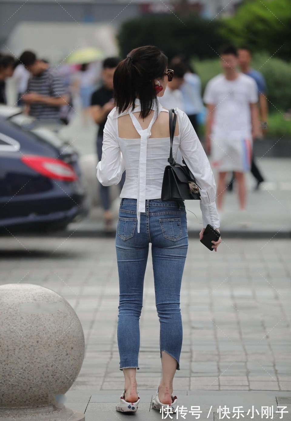 穿搭|高贵典雅的北方辣妈,穿得很高档,很想带她回老家给爸爸看看