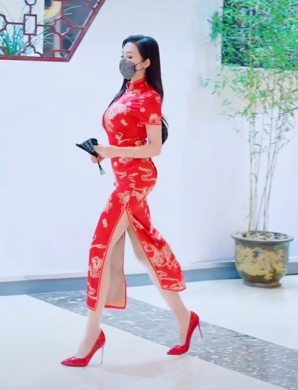 时尚感 牛仔裤要想搭出高级感,你需要一件抢镜的衬衣,这样的风格太美了