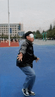 |搞笑GIF:姑娘,我是有点担心啊!突然爆了怎么办