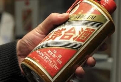 茅台|茅台瓶上系一条红带子,是干啥用的就算你经常喝酒也不一定懂