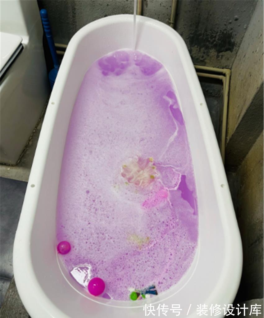 置物架|小夫妻没钱装修直接住毛坯房，却布置得超温馨！网友：这生活羡慕