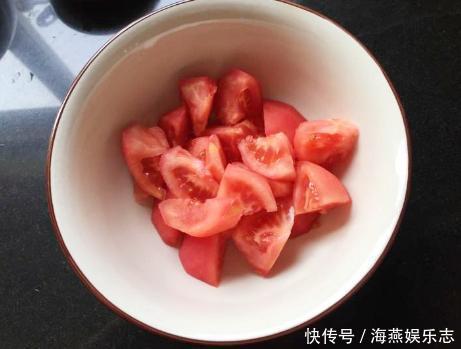 口感|秋后,要抓紧吃的菜,和豆腐搭配炒,色泽鲜艳口感好,还降秋燥