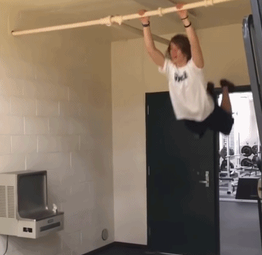 |搞笑GIF:这是谁家的闺女