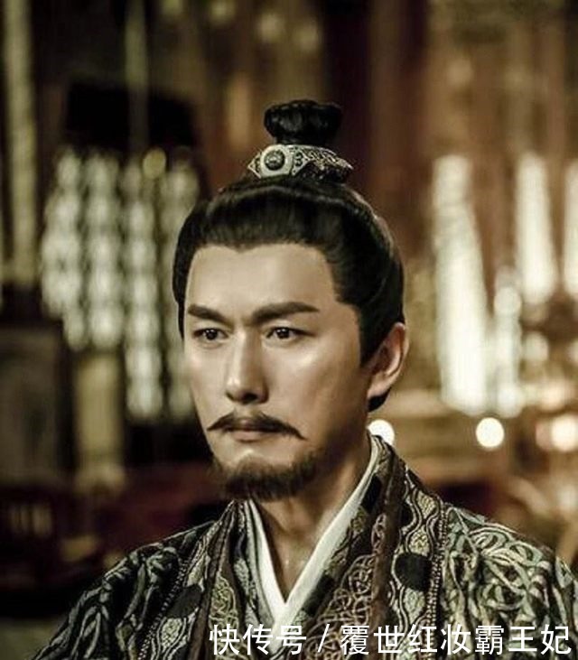 朱允炆|他是一代明君却也备受争议，灭人十族，临终前还让宫女为自己殉葬