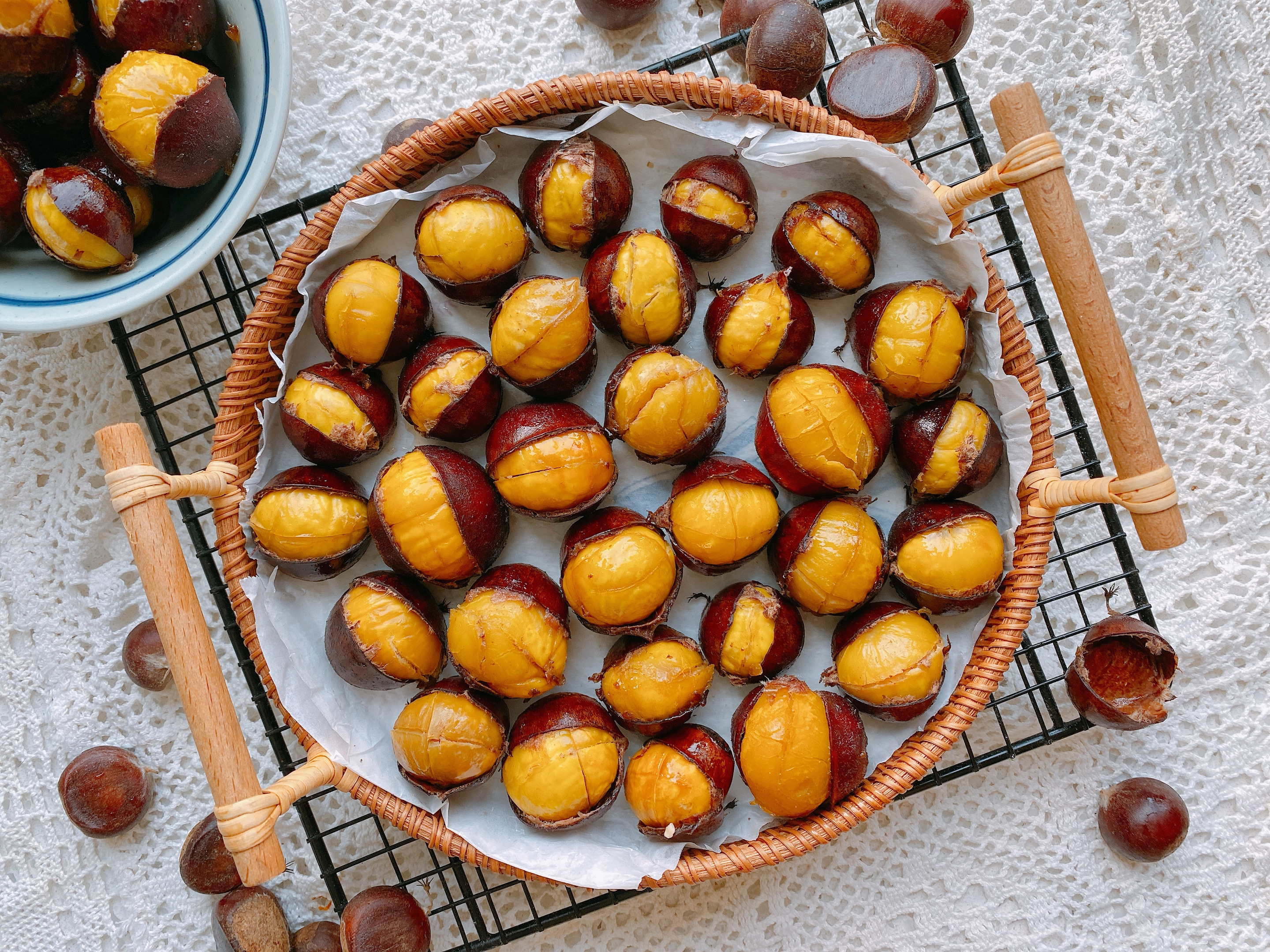 板栗最好吃的做法，香甜绵软，学会窍门，开口快，剥皮容易！