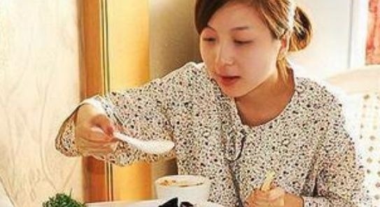 婆媳之间|为什么姥姥成了带娃主力军,并非奶奶不管不顾,而是压根没选择权